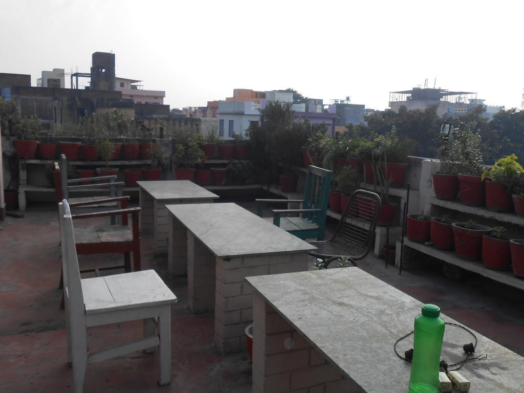 Hotel Sonmony Varanasi Ngoại thất bức ảnh