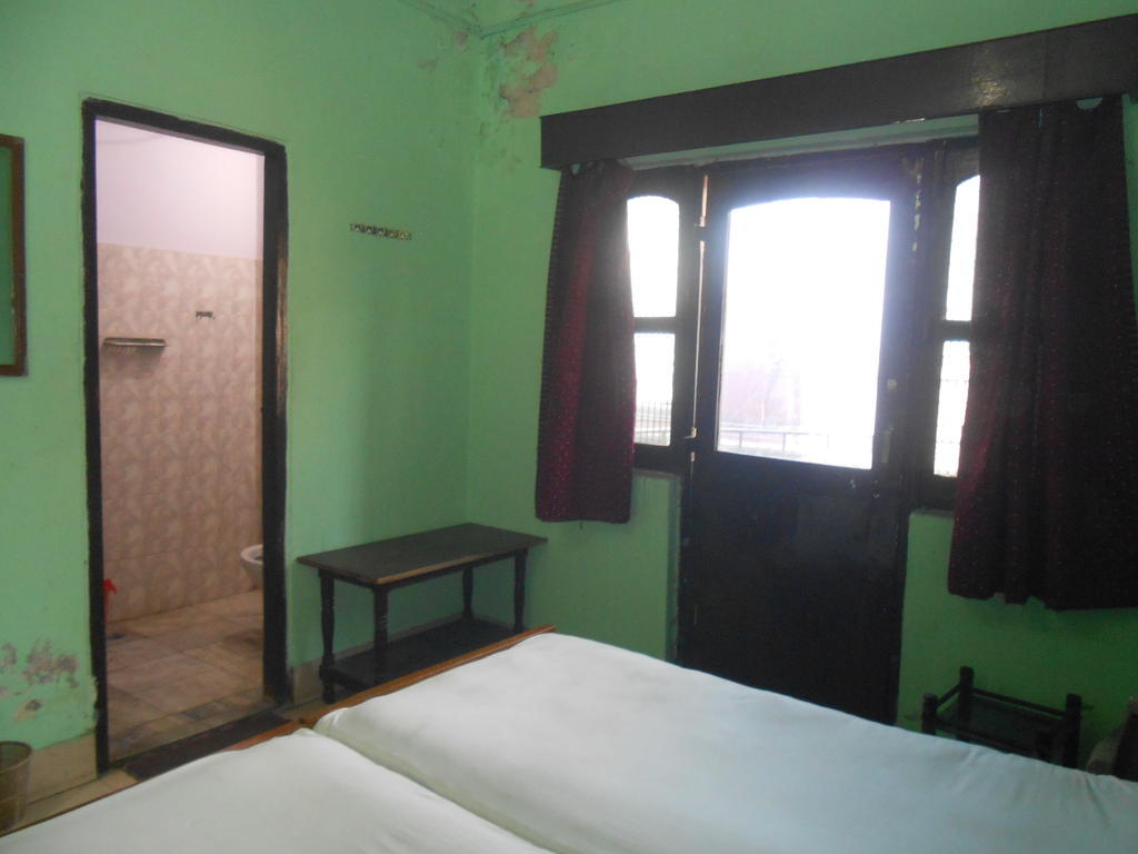 Hotel Sonmony Varanasi Ngoại thất bức ảnh
